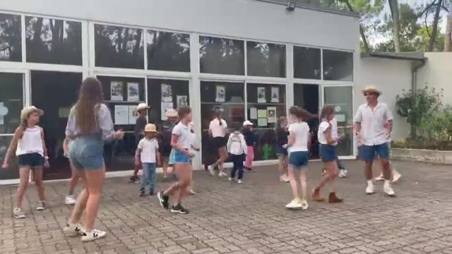 Les images du spectacle donné par les enfants hier au Club.